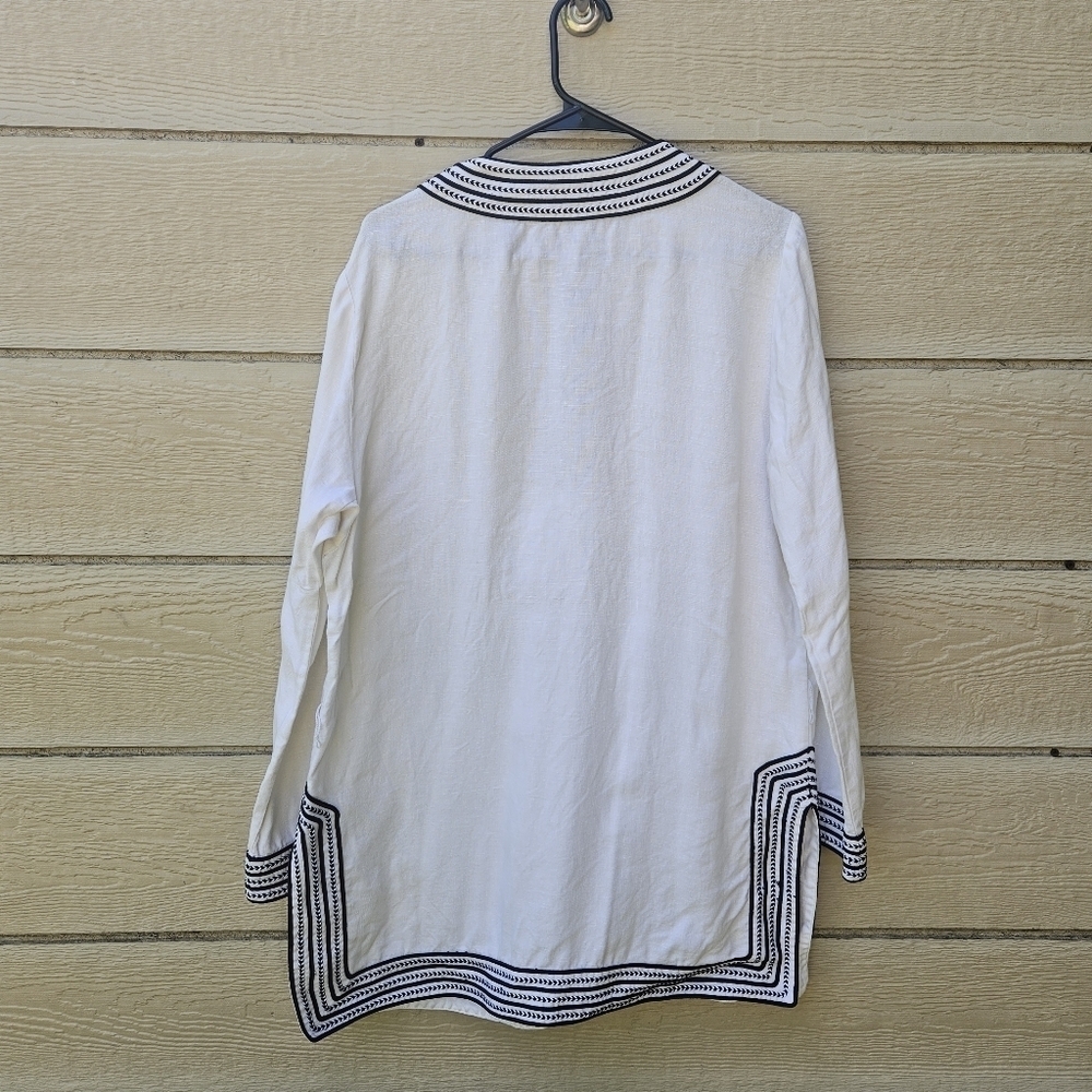 Banana Republic white linen tunic with blue accent embroidery size large - Picture 2 of 9